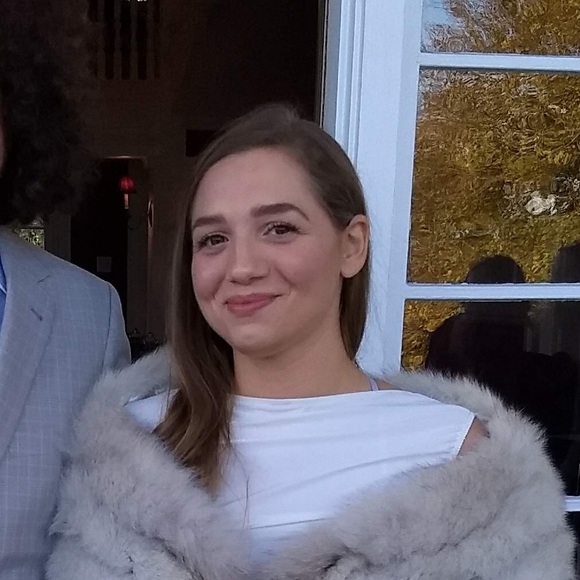 Meet your Posher, Alexandra - Picture 1 of 1